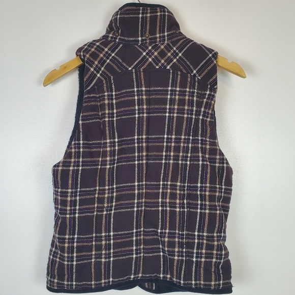 Wet Seal sleeveless vest with detachable fur hood - Picture 6 of 7